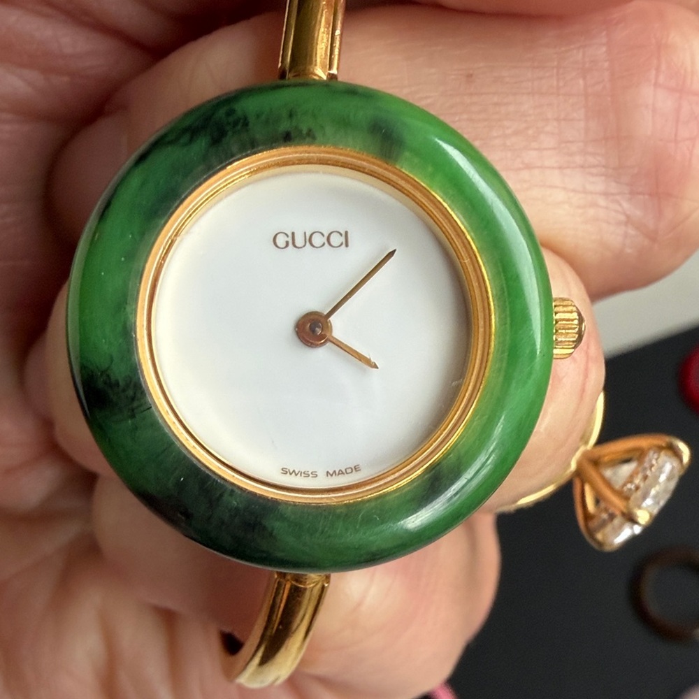 Gucci Gold Tone Bracelet Watch with Interchangeable Color Bezels - Picture 13 of 16